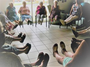 Coordination, équilibre, assouplissement...Tout le monde est très volontaire